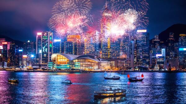 Victoria Harbor, Hong Kong I HAPPY NEW YEAR FIREWORKS